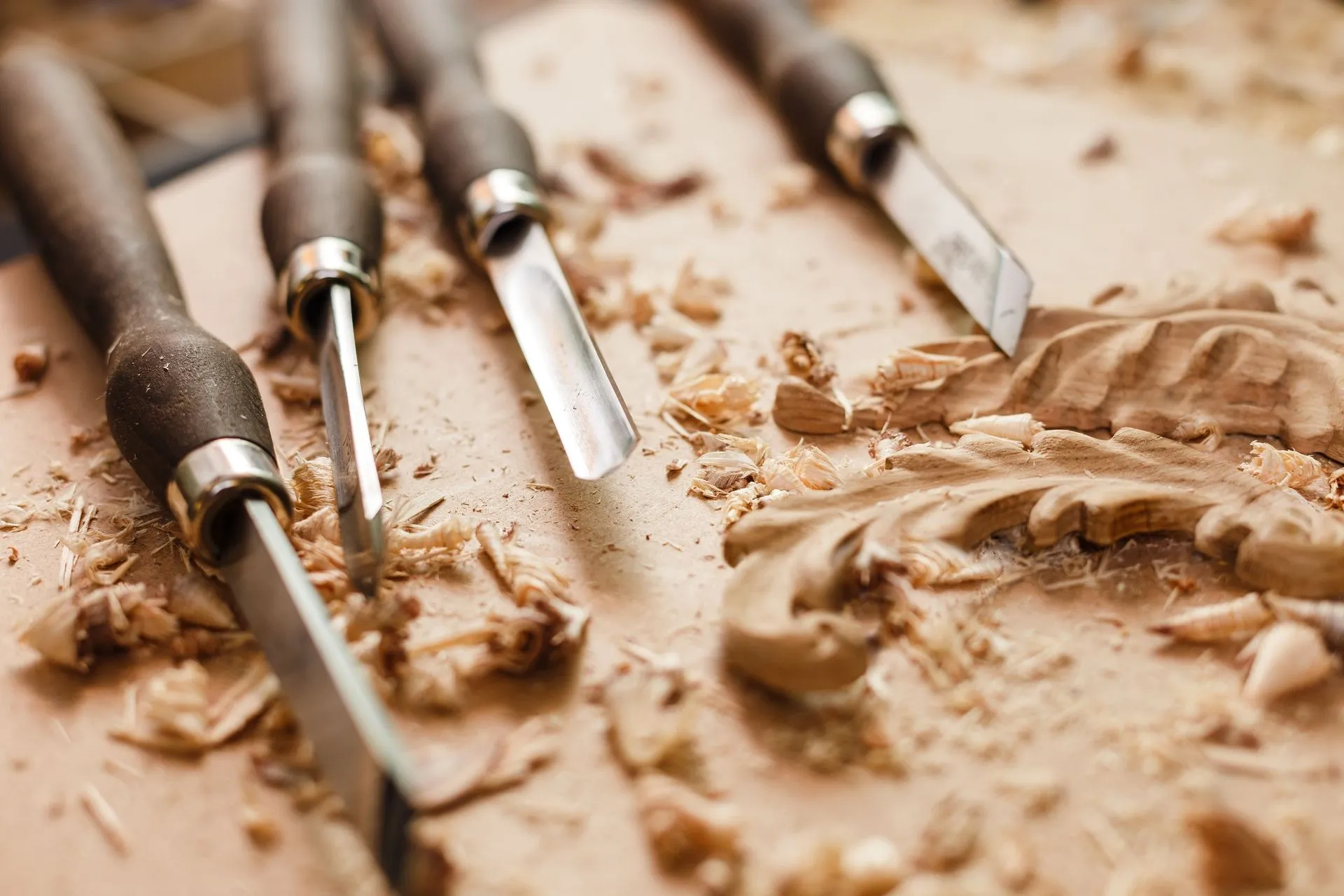 HUGUES CHESSEX, SPÉCIALISTE EN ÉBÉNISTERIE ET MENUISERIE DEPUIS 25 ANS